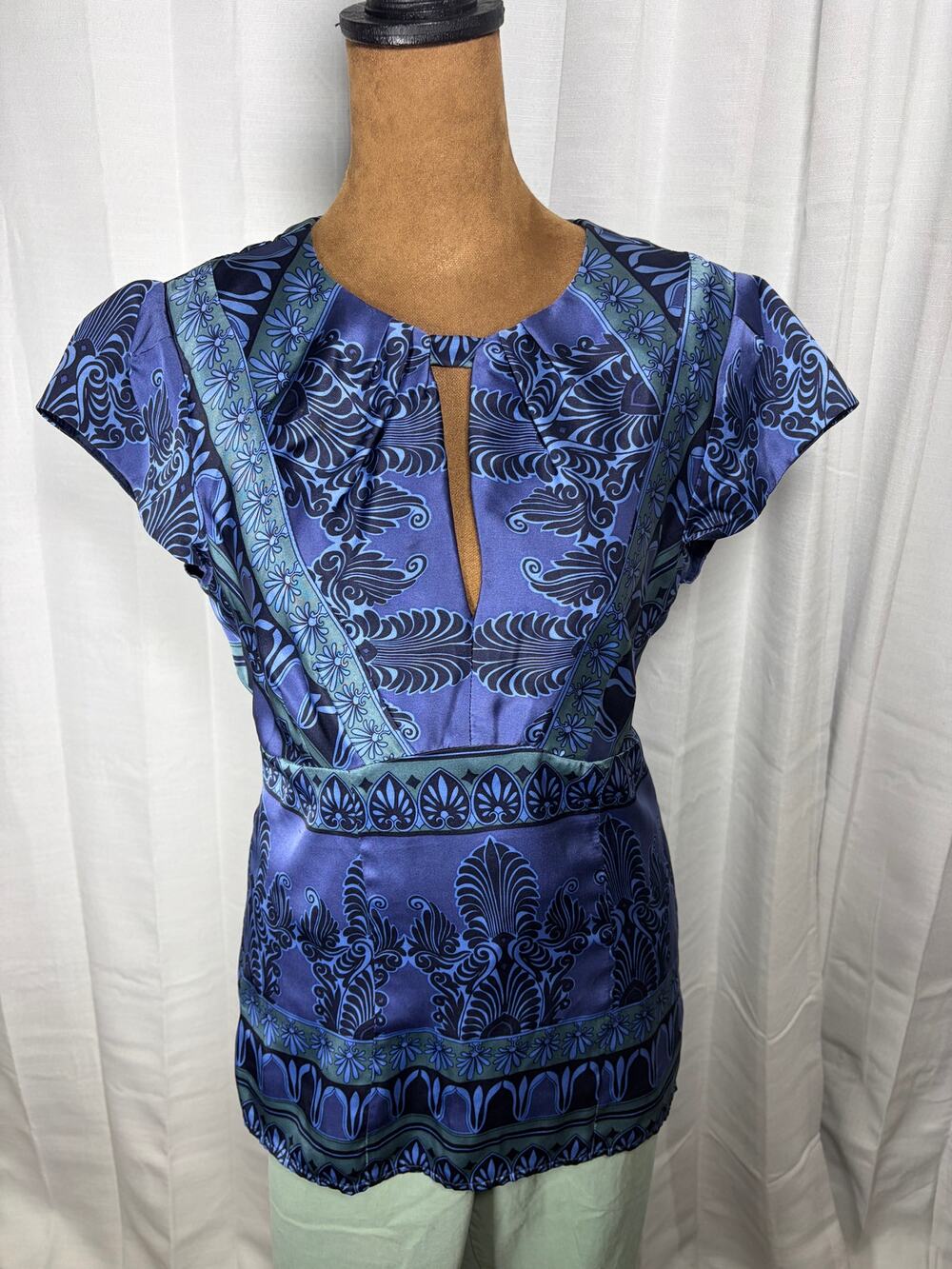 Nanette Lepore Silk Blouse Womens 8 Blue Ornate Print Keyhole Cap Sleeve USA